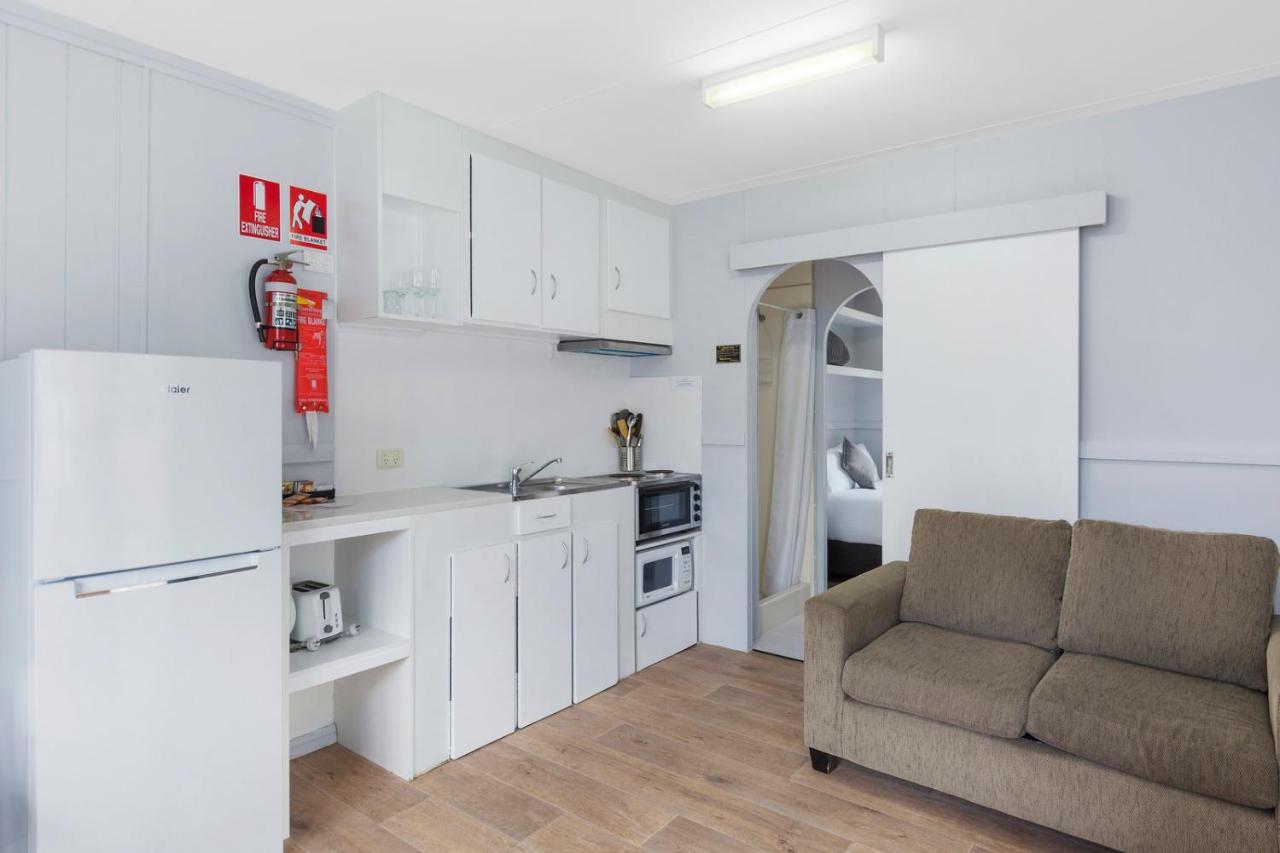 Wairo Beach Holiday Park Tabourie Lake Exterior photo