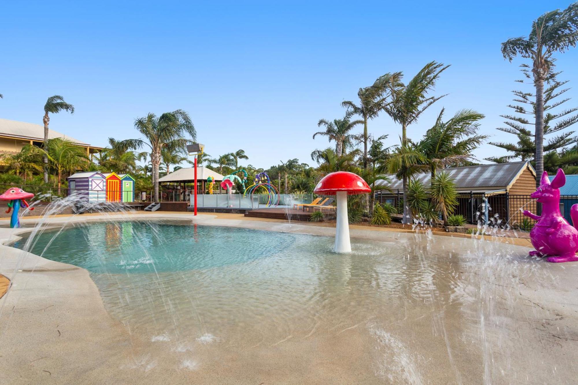 Wairo Beach Holiday Park Tabourie Lake Exterior photo